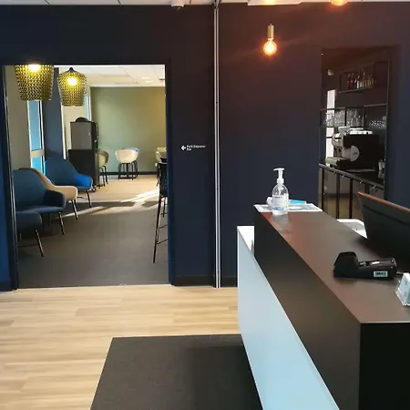 Kyriad Direct - Les Valence Szálloda