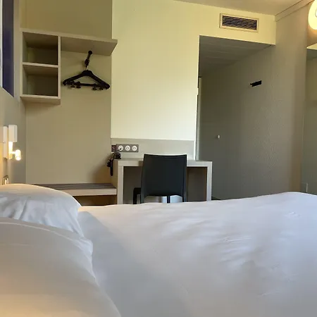 מלון Kyriad Direct - Les Valence 2*