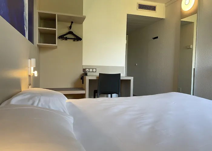 Hotel Kyriad Direct - Les Valence 2*