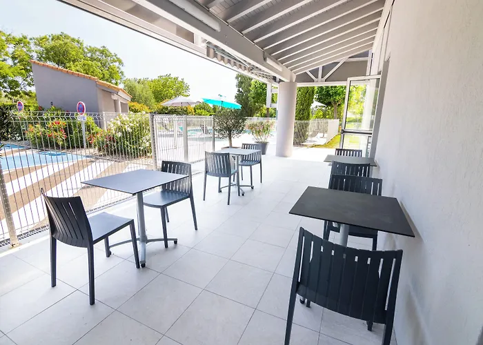Kyriad Direct - Les Valence Hotel 2*
