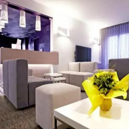 Hotel Kyriad Direct - Les Valence