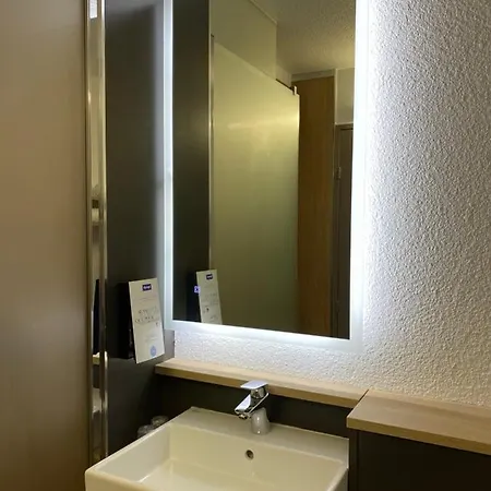 Hotel Kyriad Direct - Les Valence 2*