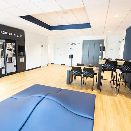 Kyriad Direct - Les Valence Hotel