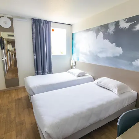 Kyriad Direct - Les Valence Hotel