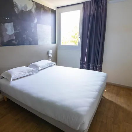 Hotel Kyriad Direct - Les Valence 2*