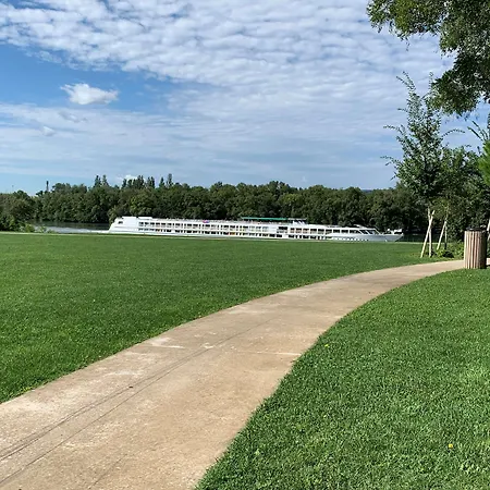 Kyriad Direct - Les Valence 2*