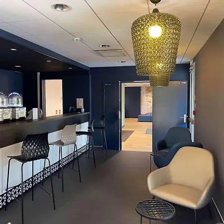 Hotel Kyriad Direct - Les Valence 2*