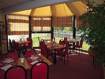 Kyriad Direct - Les Valence Hotel 2*