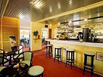 Kyriad Direct - Les Valence Hotel