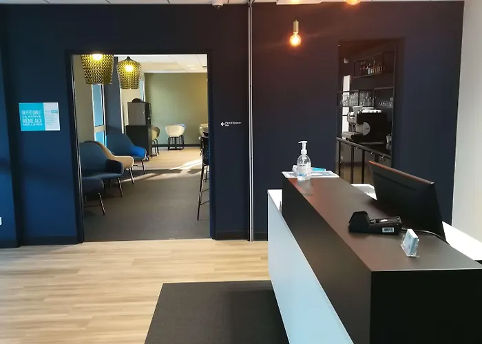 Kyriad Direct - Les Valence Hotel
